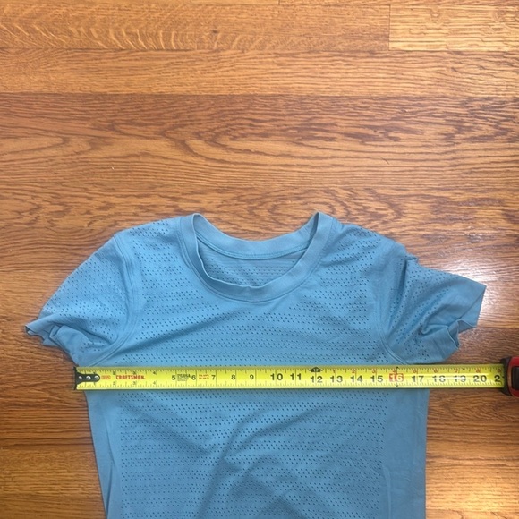 Lululemon Breeze By Short Sleeve Top Blue Teal - Picture 4 of 6